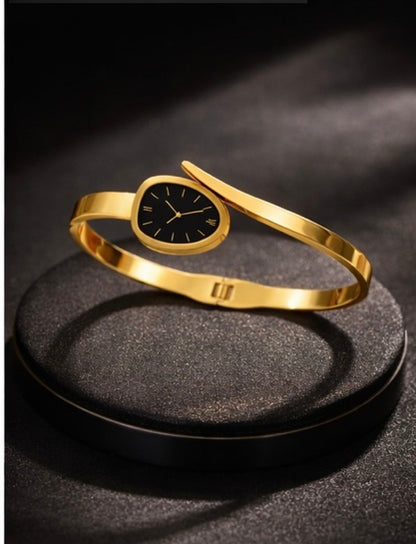 Luxury Redefined – The Signature Bangle Watch